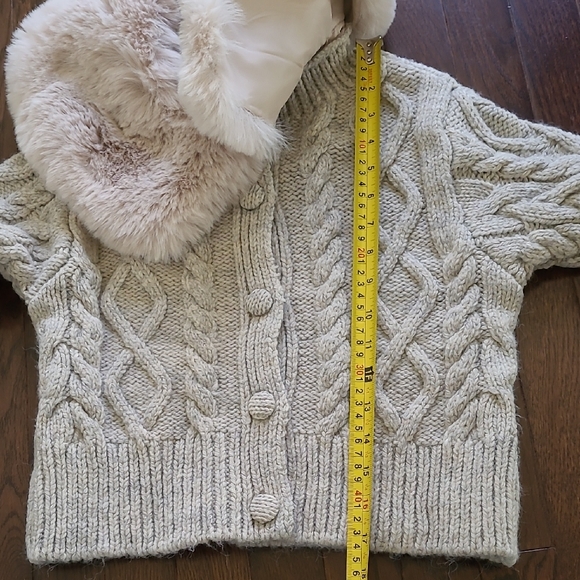 Zara Chunky Knit Cardigan (Sz S) Shorts (Sz M) Set with Faux Fur Collar. - Picture 4 of 8